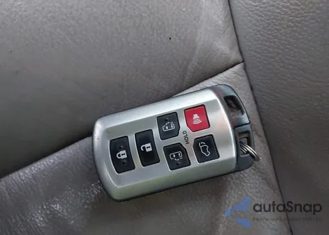 2018 Toyota Sienna Xle 8 Passenger из США, поврежденный, VIN 5TDYZ3DC7JS905476